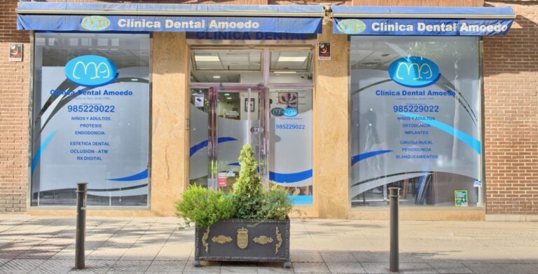 Fachada de Clínica Dental Amoedo en Oviedo